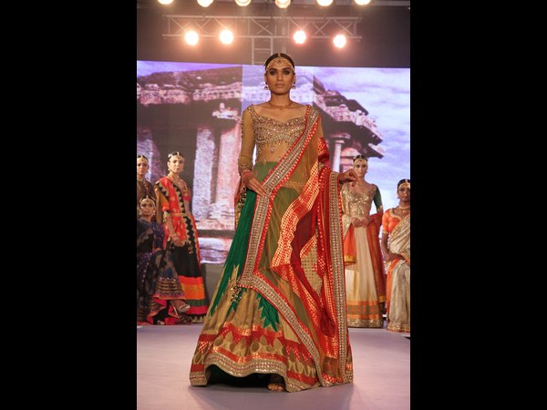 బ్రైడల్ ఫ్యాషన్‌షో