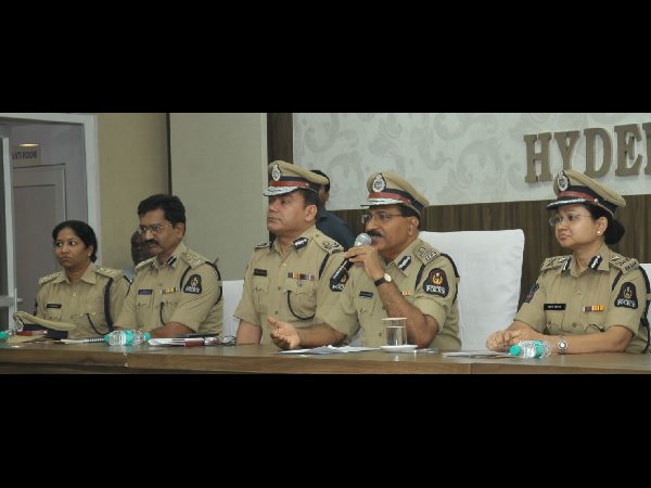  Cheating gang og Delhi nabbed