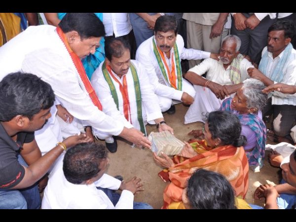 రైతు కుటుంబానికి సాయం