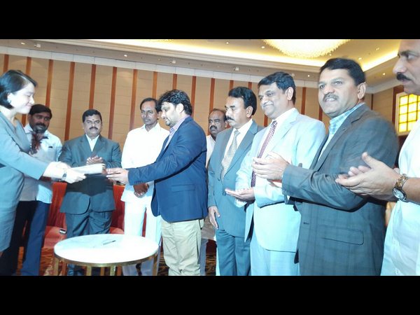 సిఐఐ మీటింగ్లో కెసిఆర్ సిఐఐ మీటింగ్లో కెసిఆర్