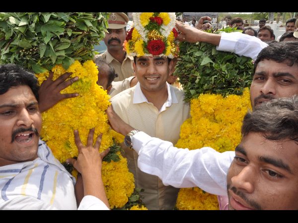  ఎన్టీఆర్ ఆదర్శం, జగన్‌‌ దొంగబ్బాయి: అక్క అంటూనే షర్మిలపై విమర్శలు చేసిన లోకేశ్ 