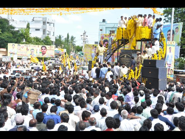 ఎన్టీఆర్ ఆదర్శం, జగన్‌‌ దొంగబ్బాయి: అక్క అంటూనే షర్మిలపై విమర్శలు చేసిన లోకేశ్ 