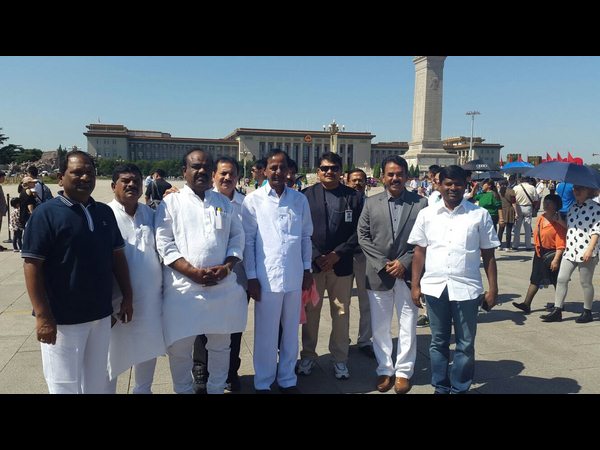 కెసిఆర్ బృందం