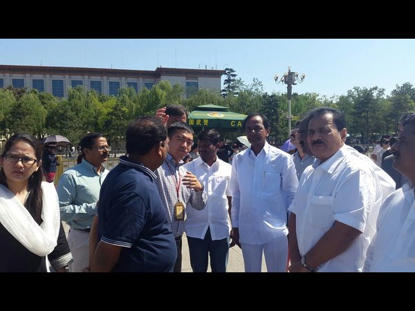 కెసిఆర్ బృందం