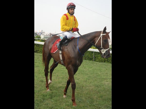 రేస్ కోర్సులో ఈటెల రాజేందర్ 