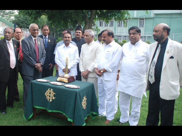  రేస్ కోర్సులో ఈటెల రాజేందర్ 