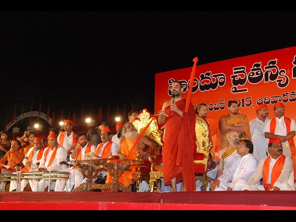 ఇతరులకు అవకాశం ఇవ్వొద్దు: చినజీయర్‌స్వామి