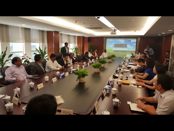 జెడ్‌టీఈ మొబైల్ కంపెనీలో సీఎం కేసీఆర్