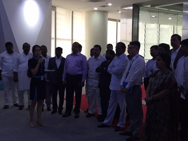 జెడ్‌టీఈ మొబైల్ కంపెనీలో సీఎం కేసీఆర్