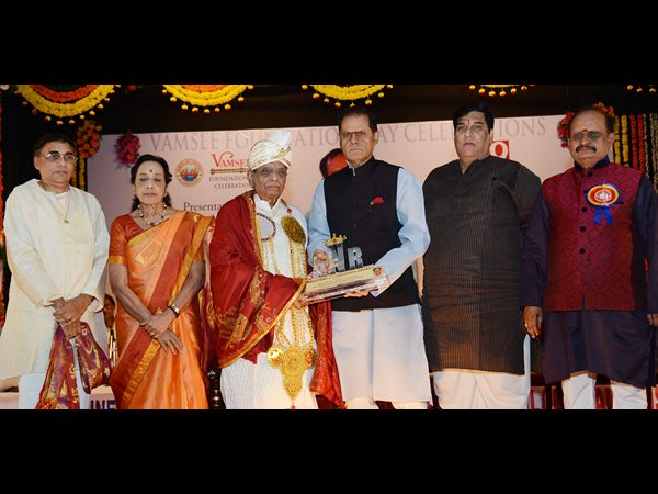  మంగళంపల్లికి అక్కినేని స్వర్ణ కంకణం