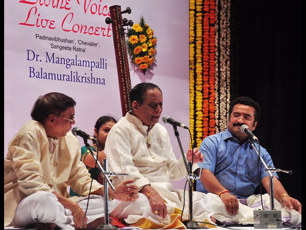  మంగళంపల్లికి అక్కినేని స్వర్ణ కంకణం