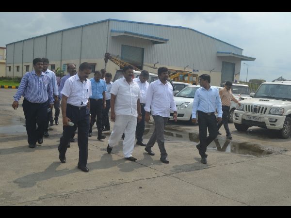 మంత్రుల పరిశీలన
