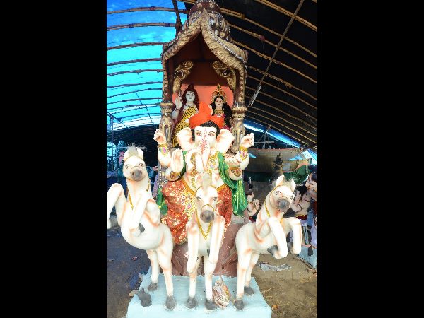 వివిధ ఆకృతుల్లో వినాయకులు