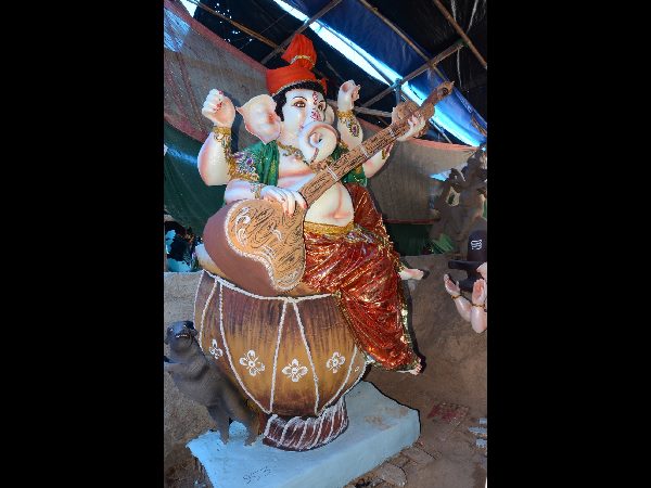 వివిధ ఆకృతుల్లో వినాయకులు