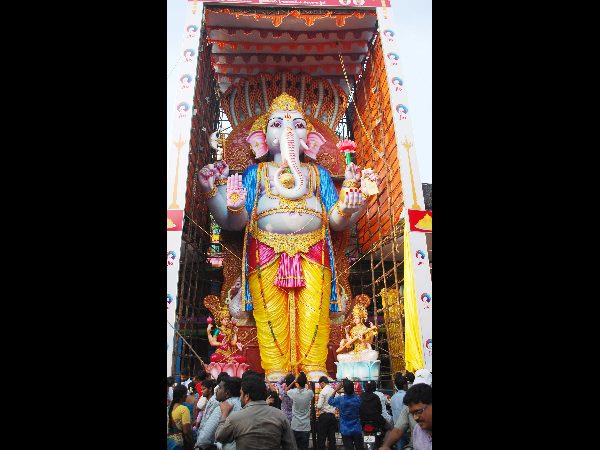 వివిధ ఆకృతుల్లో వినాయకులు