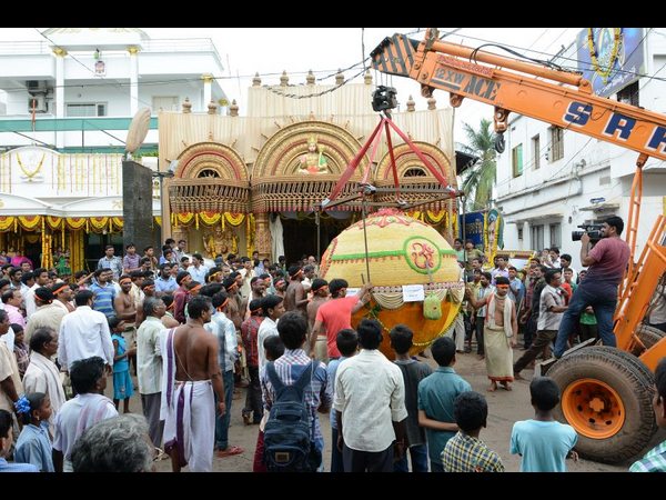 మహాగణపతికి తాపేశ్వరం లడ్డూ మహాగణపతికి తాపేశ్వరం లడ్డూ