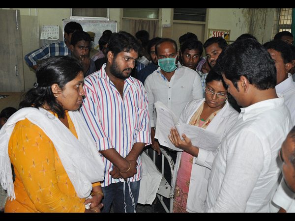  గాంధీలో రేవంత్ రెడ్డి