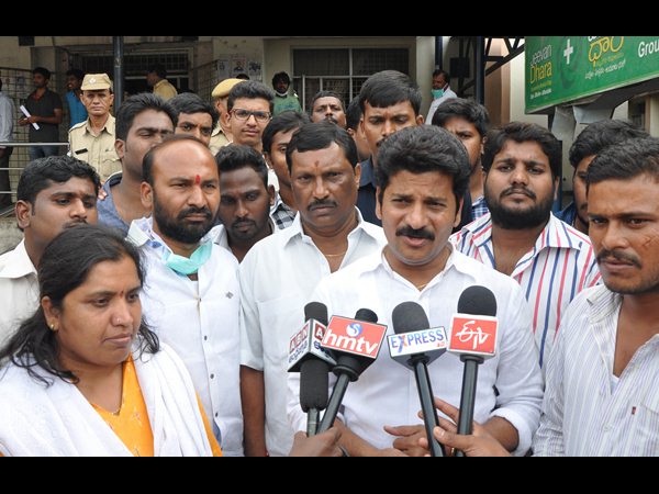 గాంధీలో రేవంత్ రెడ్డి