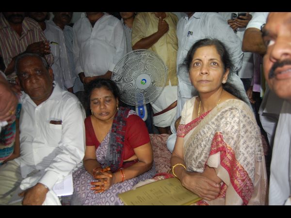ఆత్మహత్యలు చేసుకోవద్దు ఆత్మహత్యలు చేసుకోవద్దు