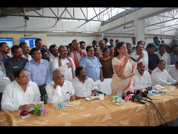 కుటుంబాలకు భరోసా కుటుంబాలకు భరోసా