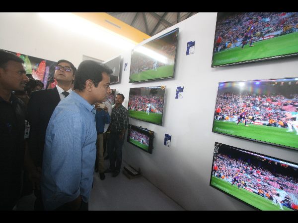 ప్రభుత్వ కార్యక్రమాలు అనేకం ప్రభుత్వ కార్యక్రమాలు అనేకం