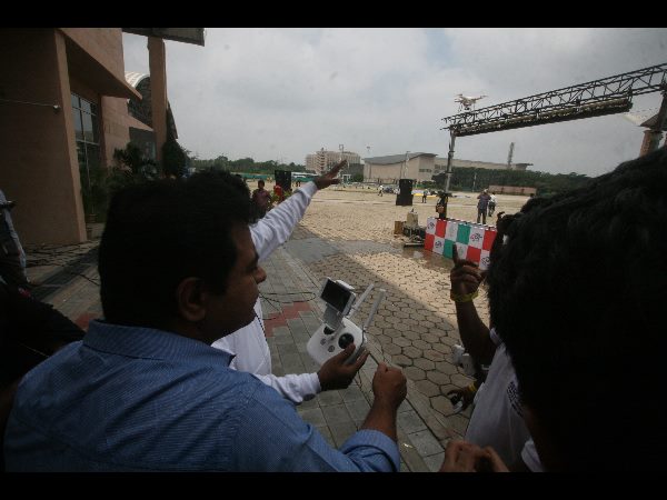 హైదరాబాద్ విశిష్టత దృష్ట్యానే.. హైదరాబాద్ విశిష్టత దృష్ట్యానే..