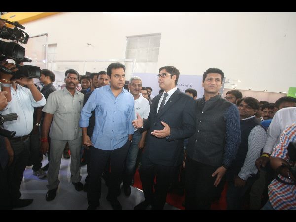 ఎక్స్పోలో వీరంతా.. ఎక్స్పోలో వీరంతా..