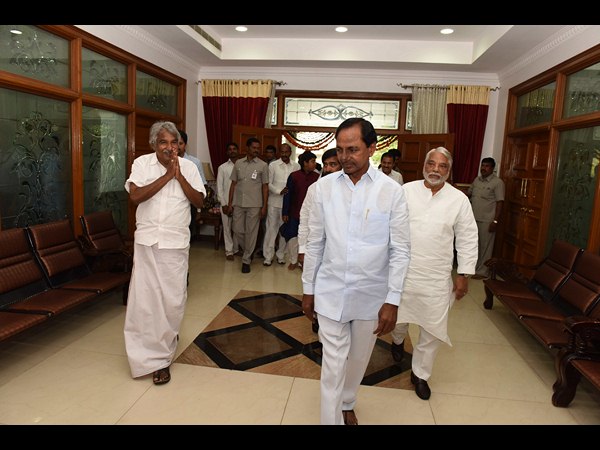 కెసిఆర్: కేరళీయులు