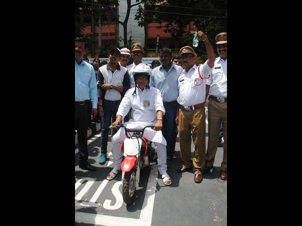 తోటి హీరోలకు చెప్తా