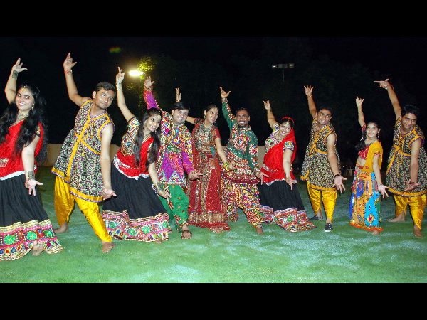 దాండియా సందడి దాండియా సందడి