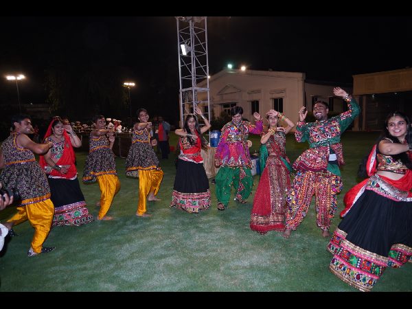 దాండియా సందడి దాండియా సందడి