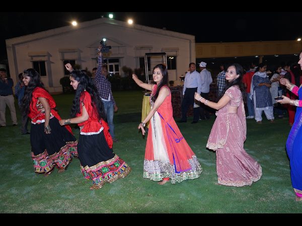 దాండియా సందడి దాండియా సందడి