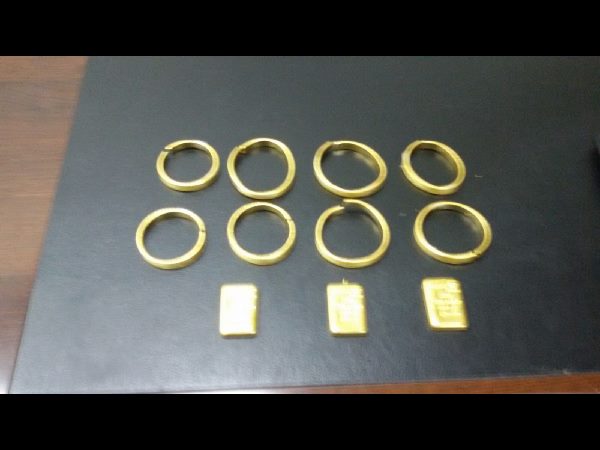 Unclaimed gold worth Rs.50 lakh found at Hyderabad airport