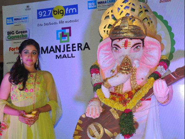 ‘గణేష్' సన్నిధిలో రెజీనా