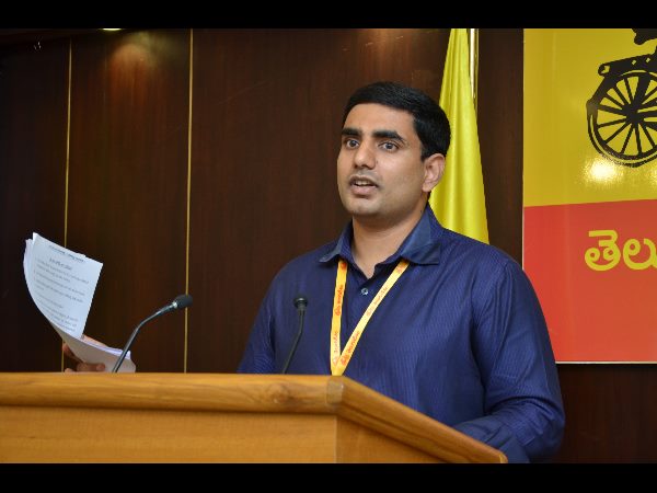 మీడియాతో లోకేష్...