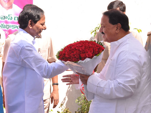 KCR greets DS on his birth day 