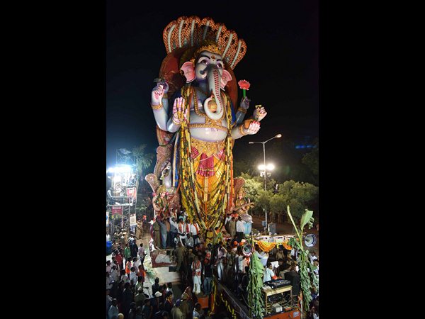  ఖైరతాబాద్ గణేష్ నిమజ్జన తీరు సాగిందిలా