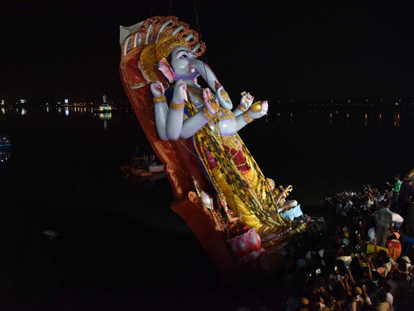  ఖైరతాబాద్ గణేష్ నిమజ్జన తీరు సాగిందిలా