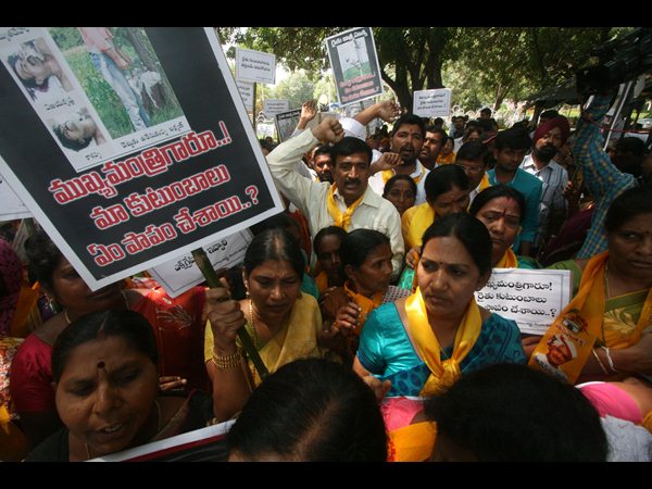 టిఆర్‌ఎస్ ప్రభుత్వం విఫలమైందని ప్రతిపక్ష ఆరోపణ