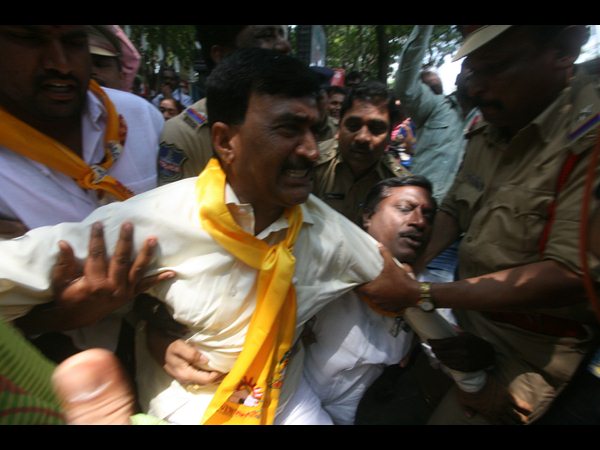  టిఆర్‌ఎస్ ప్రభుత్వం విఫలమైందని ప్రతిపక్ష ఆరోపణ