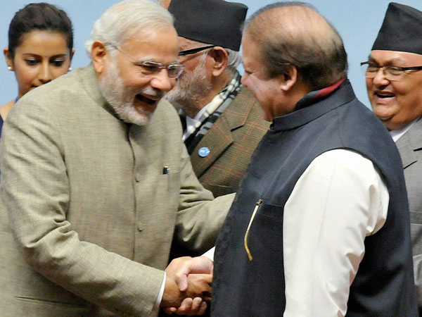 PM Narendra Modi, Nawaz Sharif Wave at Each Other, Government Sources Deny It PM Narendra Modi, Nawaz Sharif Wave at Each Other, Government Sources Deny It