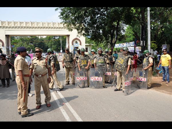 ఓయులో ఉద్రిక్తం ఓయులో ఉద్రిక్తం