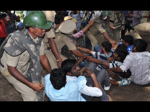 ఓయులో ఉద్రిక్తం ఓయులో ఉద్రిక్తం