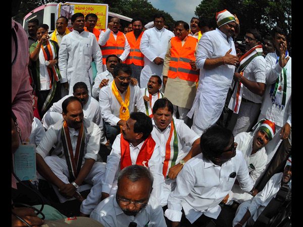 విపక్షాల ఆందోళన