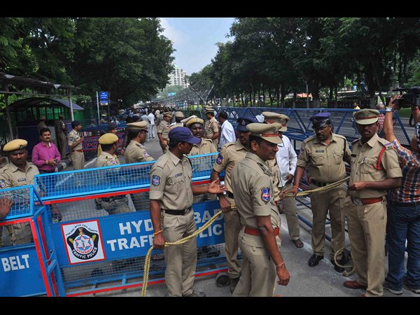 విపక్షాల ఆందోళన