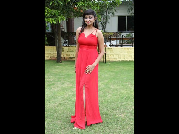  గుజరాతీ ముద్దుగుమ్మలకు బ్యూటీ పాఠాలు 