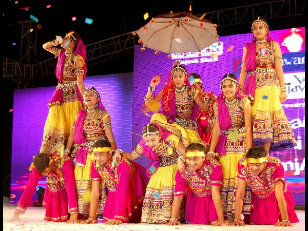 ముద్దుగుమ్మల ఫ్యాషన్‌షో