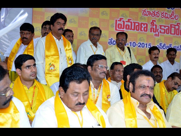 ప్రమాణ స్వీకారానికి హరికృష్ణ