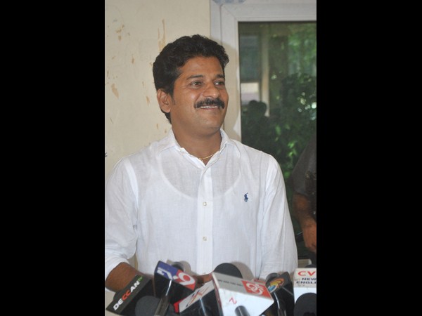 Revanth Reddy calls upon the people to attack TRS leaders Revanth Reddy calls upon the people to attack TRS leaders