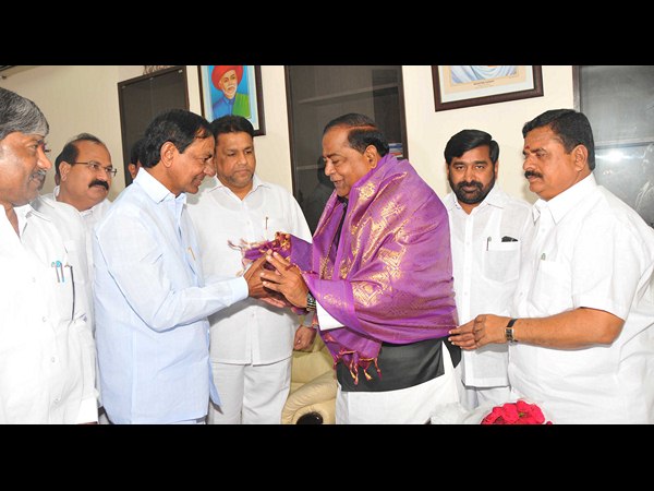 విద్యాసాగర్‌కు అభినందనలు